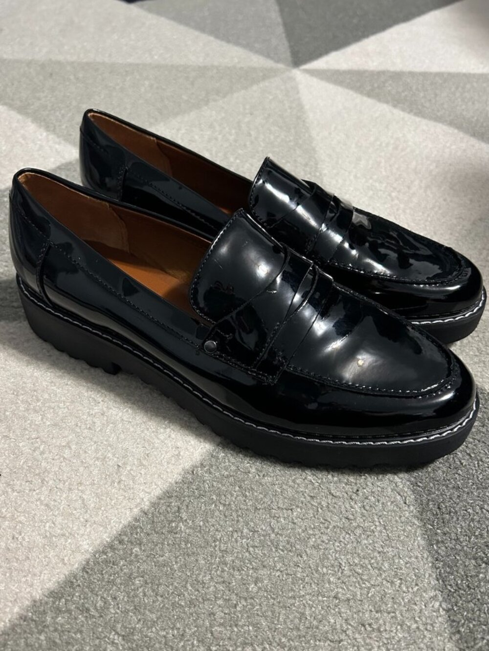 Franco Sarto Cassandra Black Patent Leather Penny Loafers Lug Sole Women's 7.5M - Picture 2 of 12